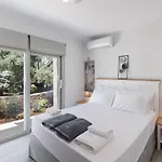 Eratito Villa *
