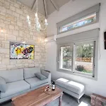Eratito Villa *