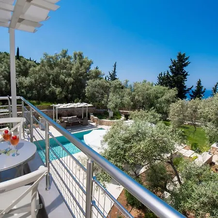Eratito Villa